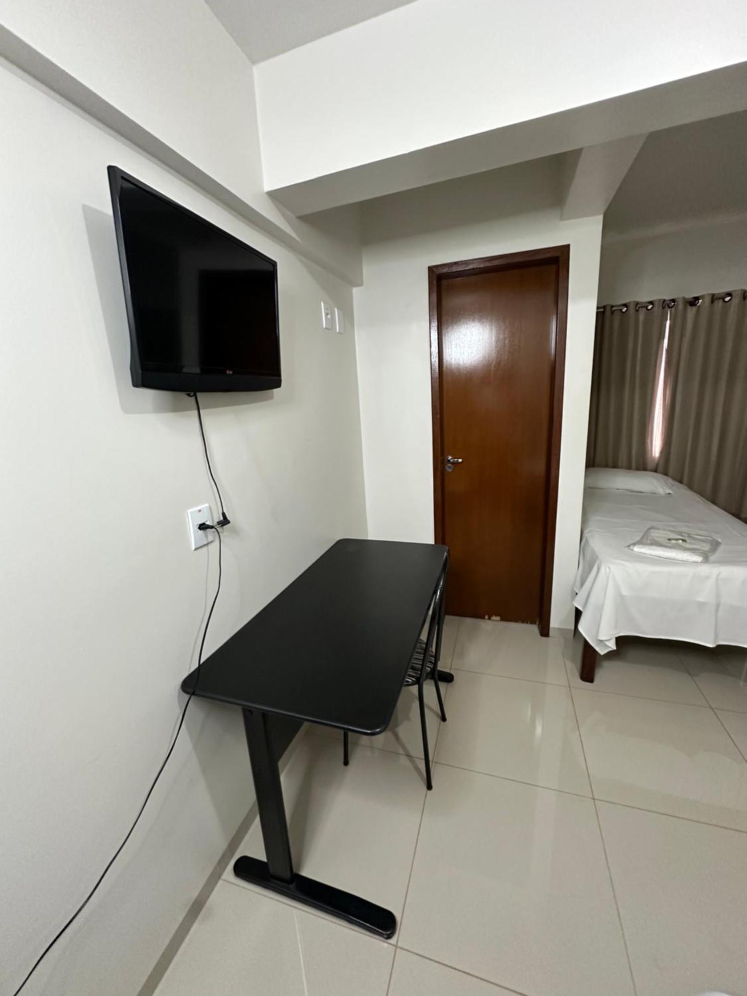 Rai Hotel - Proximo A Prefeitura Каскавел Екстериор снимка