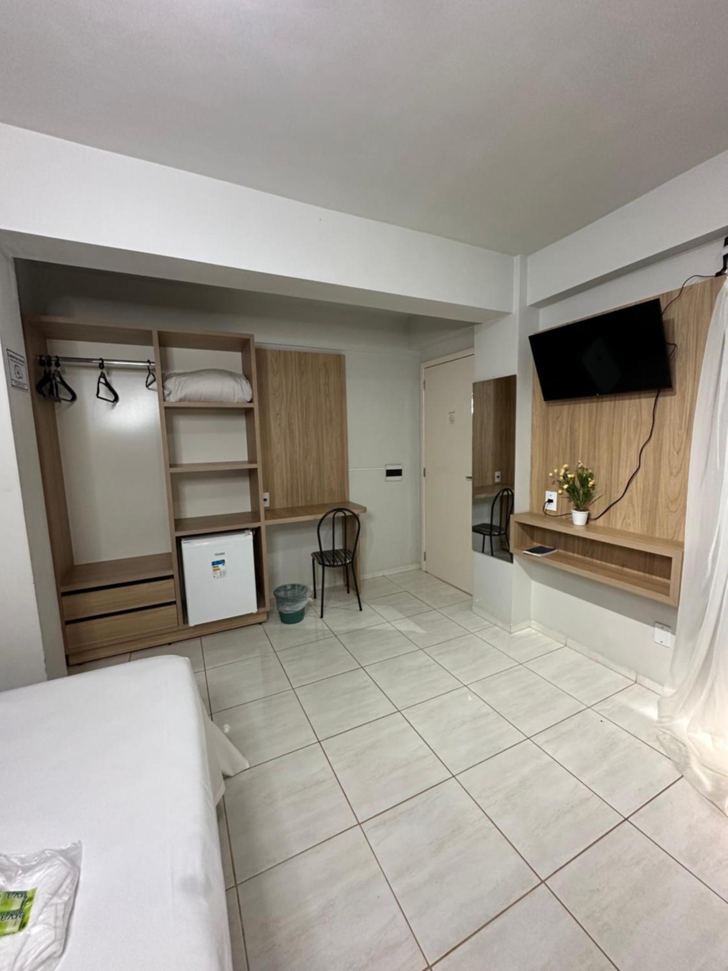 Rai Hotel - Proximo A Prefeitura Каскавел Екстериор снимка